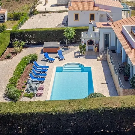 Nyaraló Stunning Seaside With Swimming Pool Vales