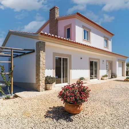 Nyaraló Stunning Seaside With Swimming Pool *