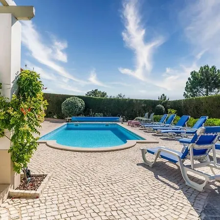 Stunning Seaside With Swimming Pool *
