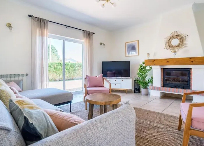 Stunning Seaside With Swimming Pool * Vales