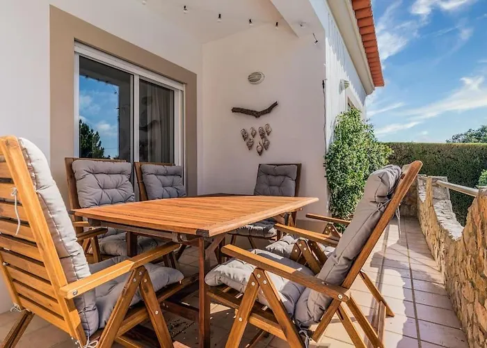 Stunning Seaside With Swimming Pool 別荘