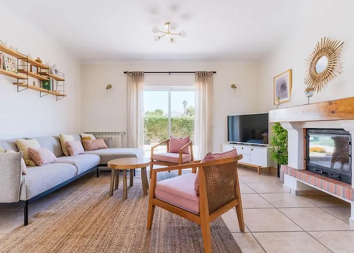 Stunning Seaside With Swimming Pool 別荘 *