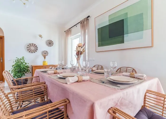 Stunning Seaside With Swimming Pool 別荘 *