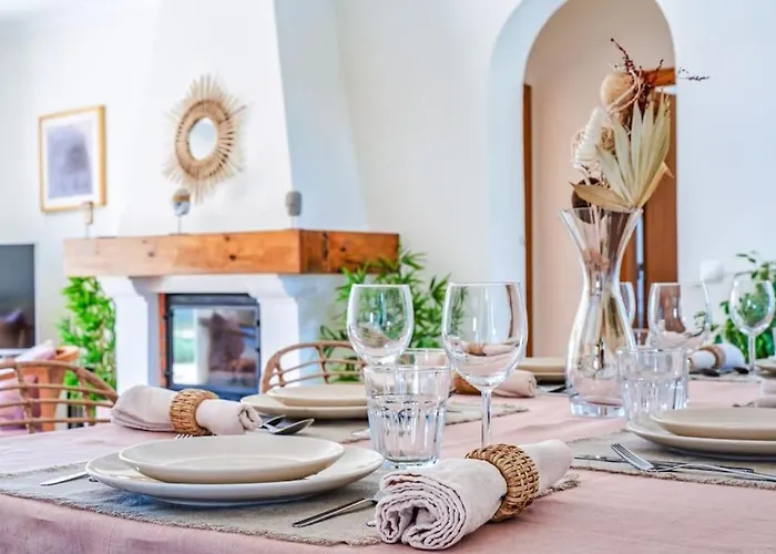 Stunning Seaside With Swimming Pool * Vales