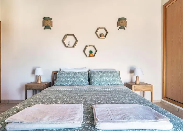 Stunning Seaside With Swimming Pool Vales (Faro)